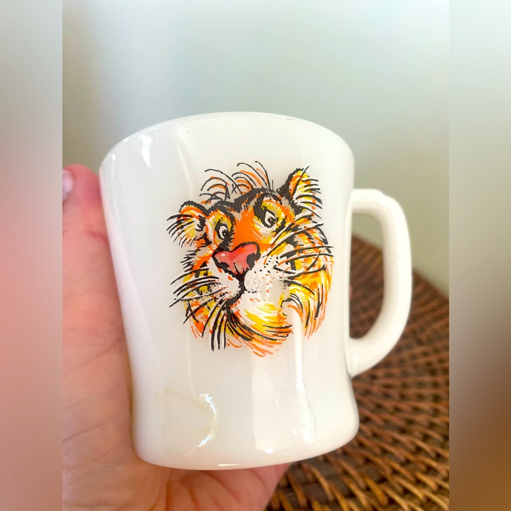 Vintage Fire King Esso Gasoline Tiger Anchor Hocking  Milk Glass Mug